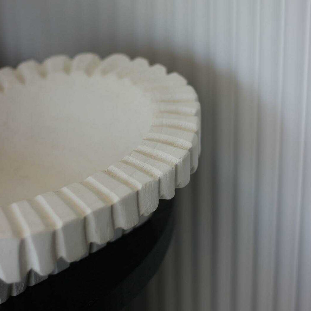 Vertical Groove Plate White