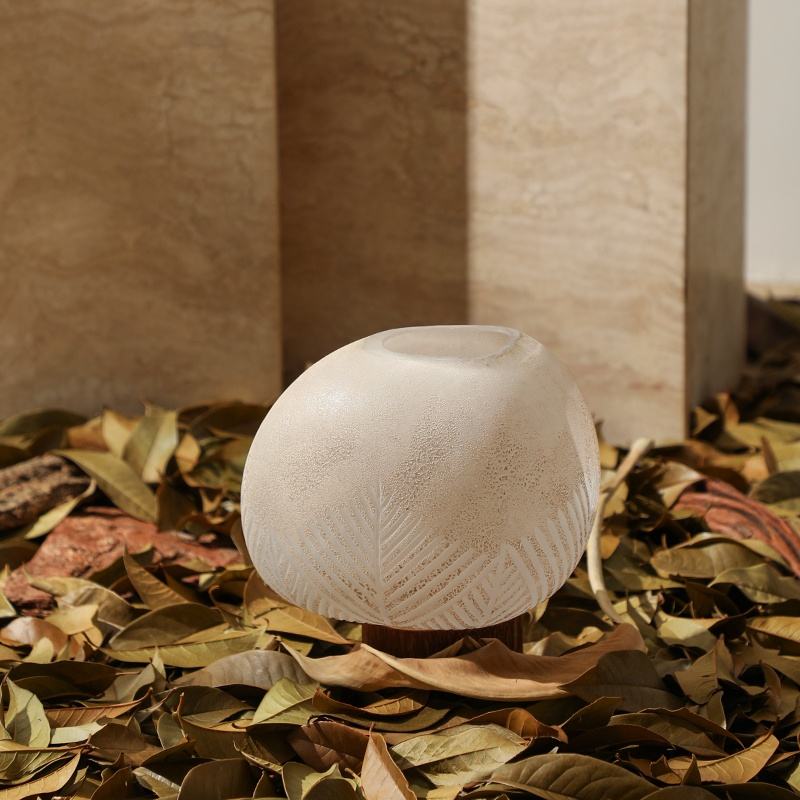 Sandy Leaf Vase
